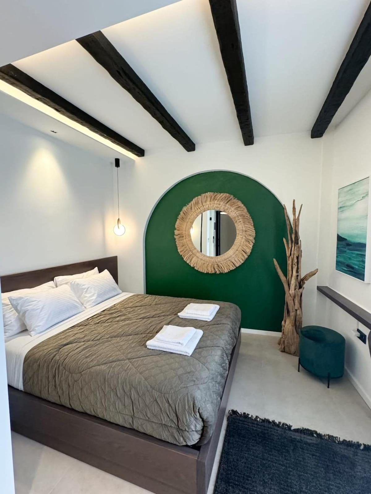 Апартаменты Urban Gem In The Heart Of Naoussa A Stylish Escape Науса-Иматьяс Экстерьер фото